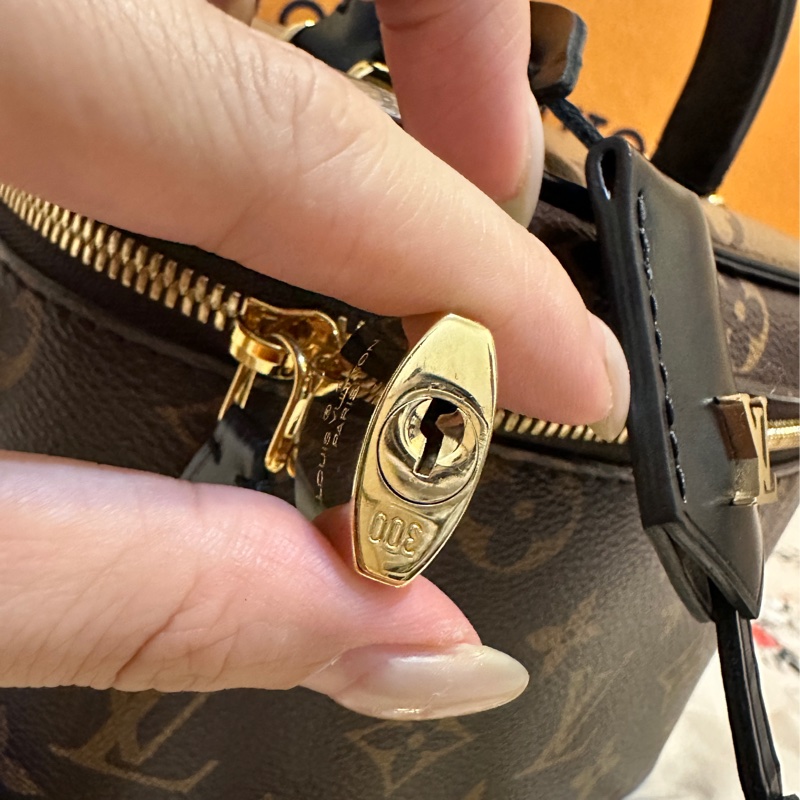 Louis Vuitton Vanity PM化妝盒子手提肩背斜背包-10