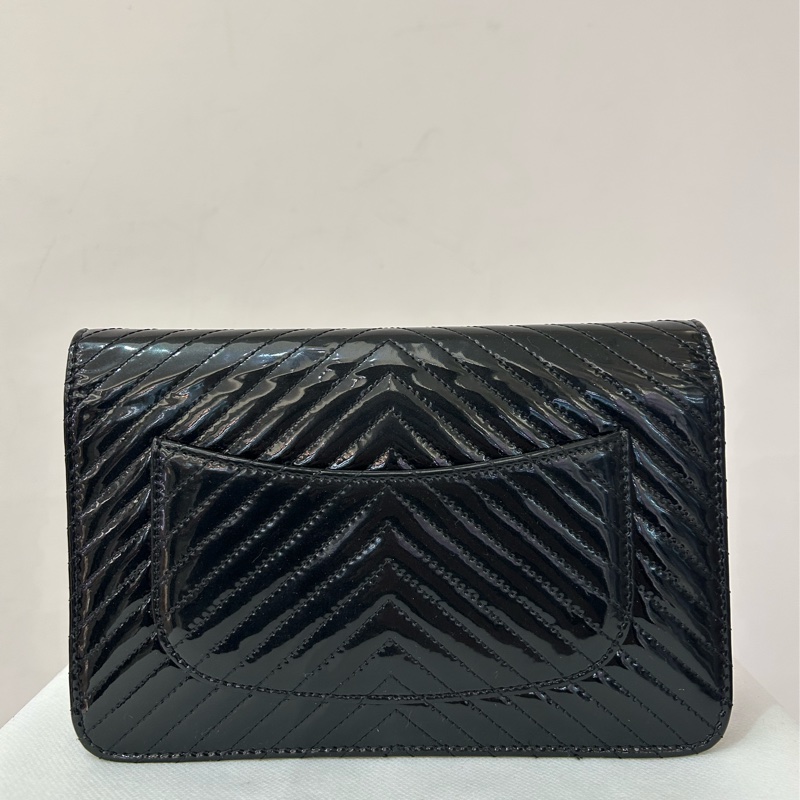 CHANEL黑漆面山型紋銀鍊WOC-1