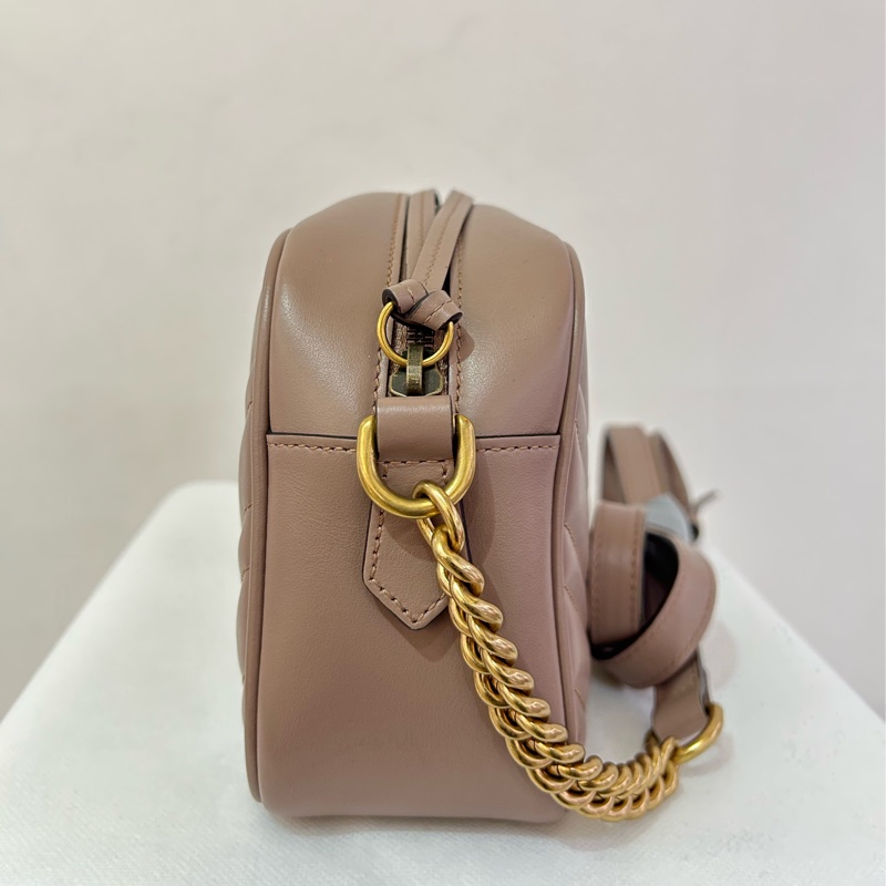 GUCCI裸色Marmont相機斜背24cm-3