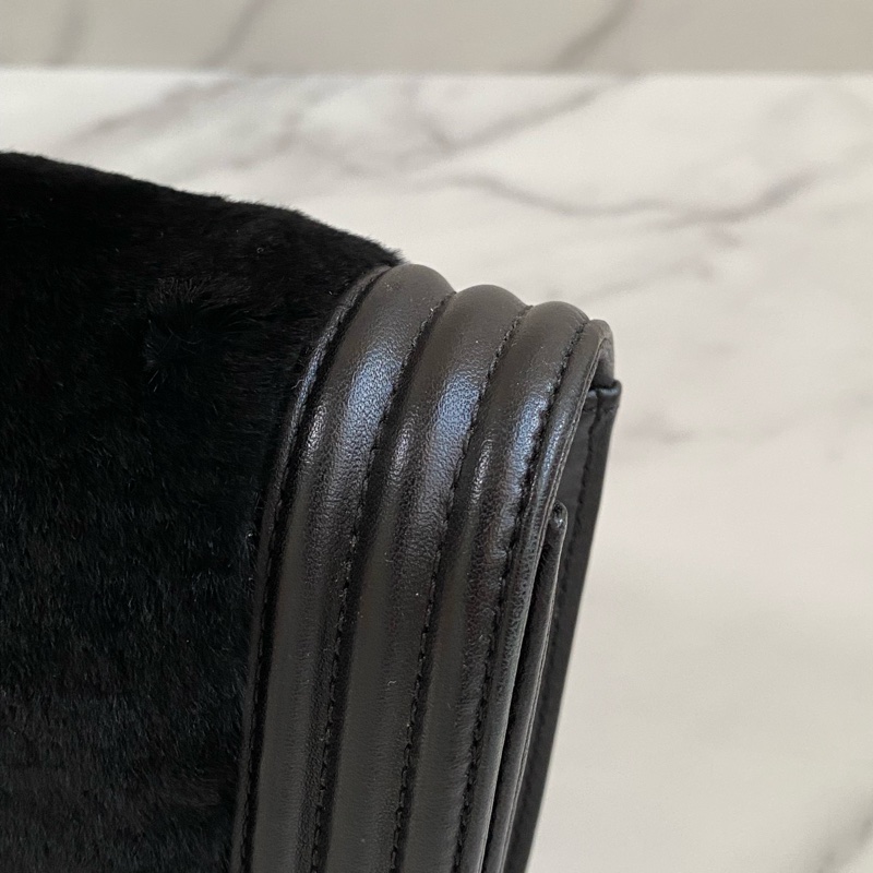 CHANEL 毛絨品皮 Boy系列-9