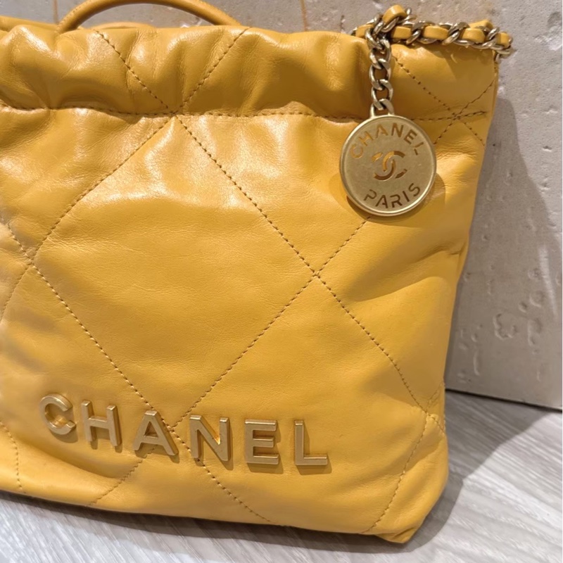 CHANEL mini 22 黃色金釦鏈條小包 芯片款-3