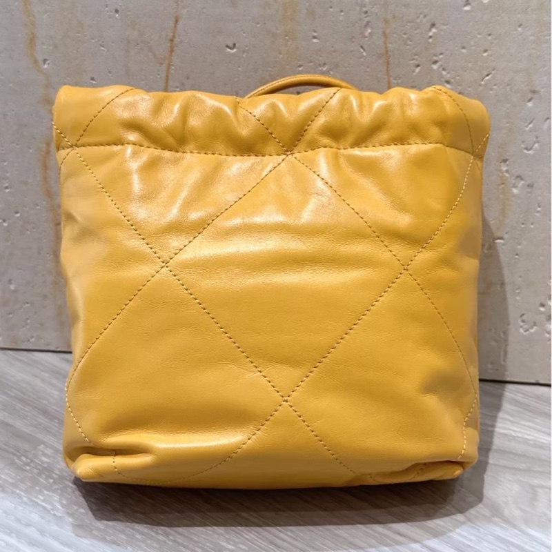 CHANEL mini 22 黃色金釦鏈條小包 芯片款-4