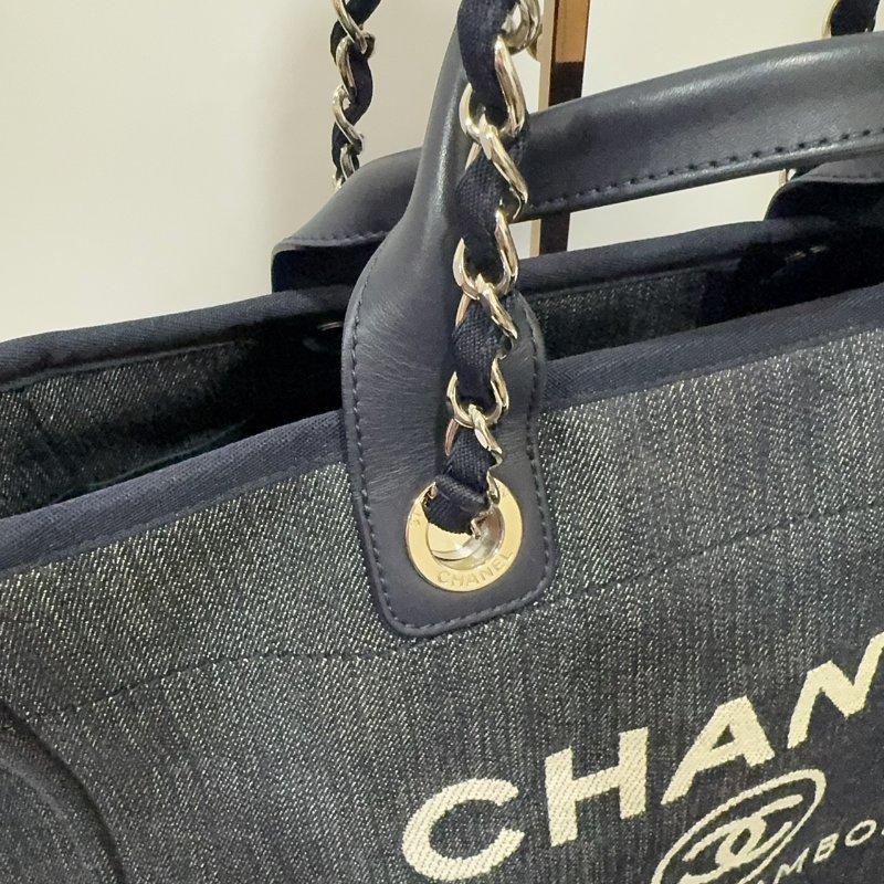 CHANEL牛仔丹寧銀釦沙灘包-12