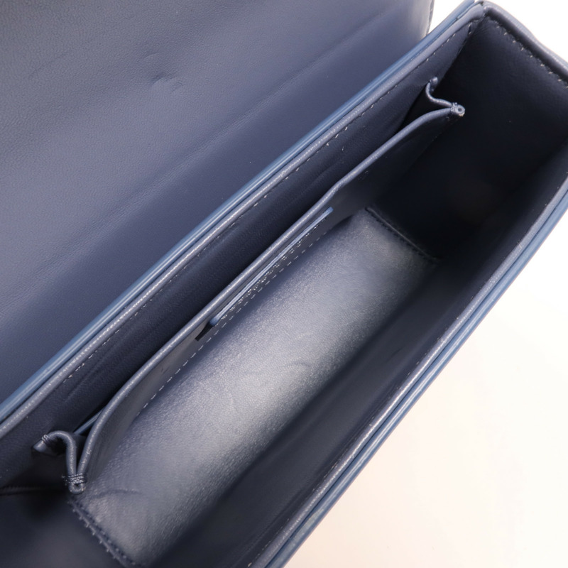 Dior 牛皮皮革Mini Montaigne金扣肩背袋-9