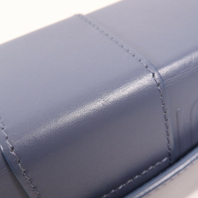 Dior 牛皮皮革Mini Montaigne金扣肩背袋-21