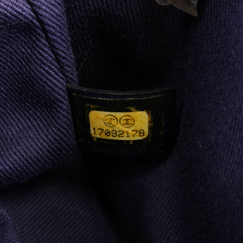 CHANEL 牛皮皮革Shoulder Bag銀扣鏈帶肩背袋-11