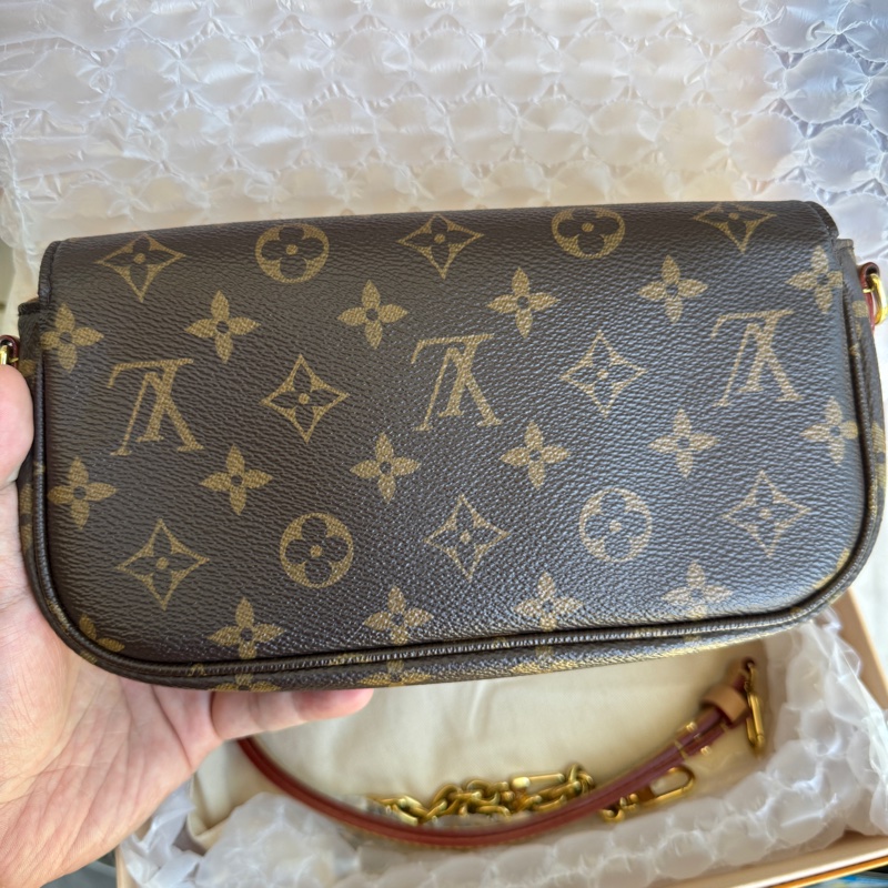 LOUIS VUITTON IVY 经典老花印花链条 涂层帆布 法棍 包腋下包手提单肩包 女款 老花棕色-5