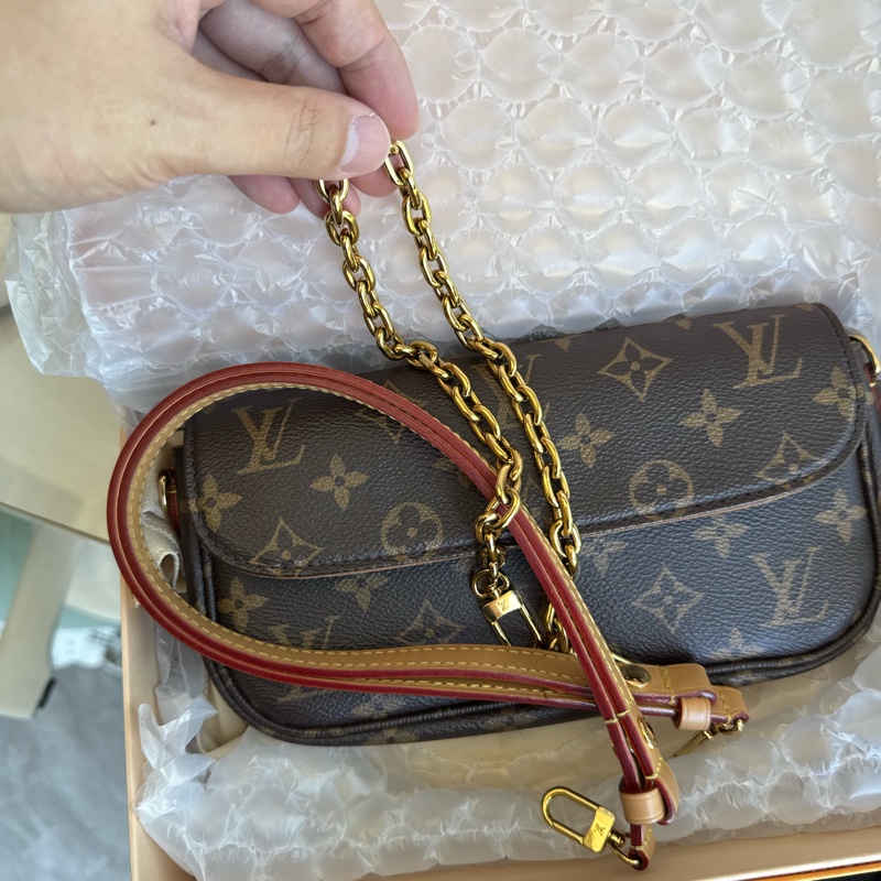 LOUIS VUITTON IVY 经典老花印花链条 涂层帆布 法棍 包腋下包手提单肩包 女款 老花棕色-15