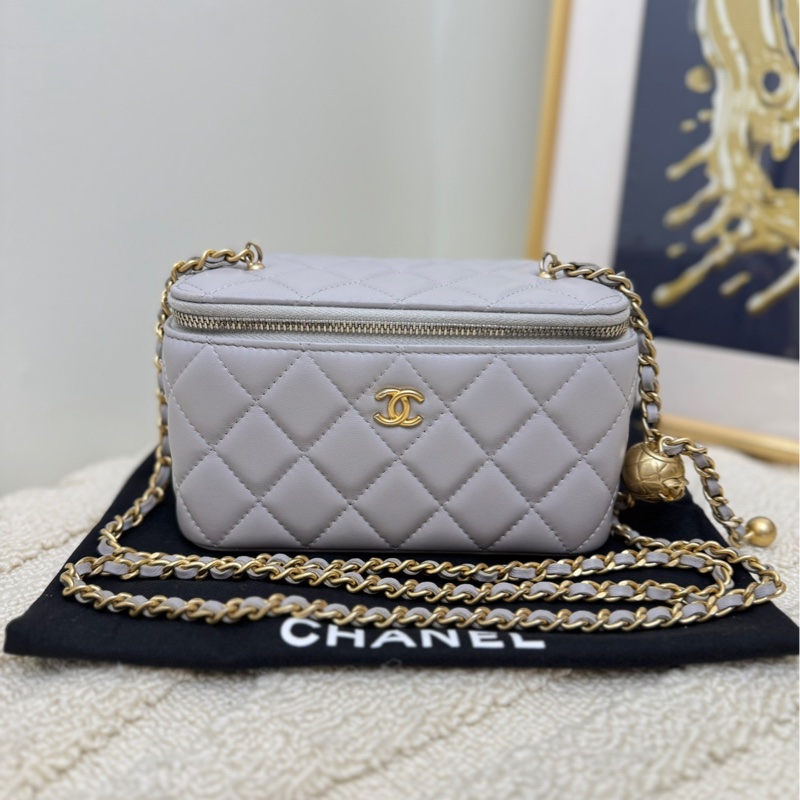 Chanel香奈兒 22B金球化妝盒長盒子斜挎包 淡灰色羊皮金扣 新款鐳射-0
