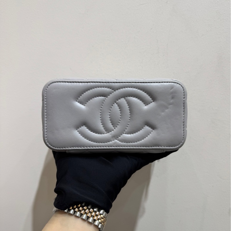Chanel香奈兒 22B金球化妝盒長盒子斜挎包 淡灰色羊皮金扣 新款鐳射-5