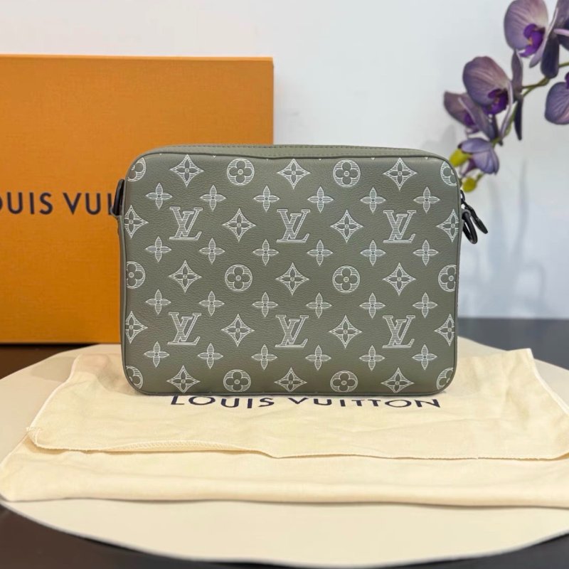 LV 新款Trio三合一郵差包限量款白配酪梨色18.5x7x25cm 全新配件塵袋盒子-3