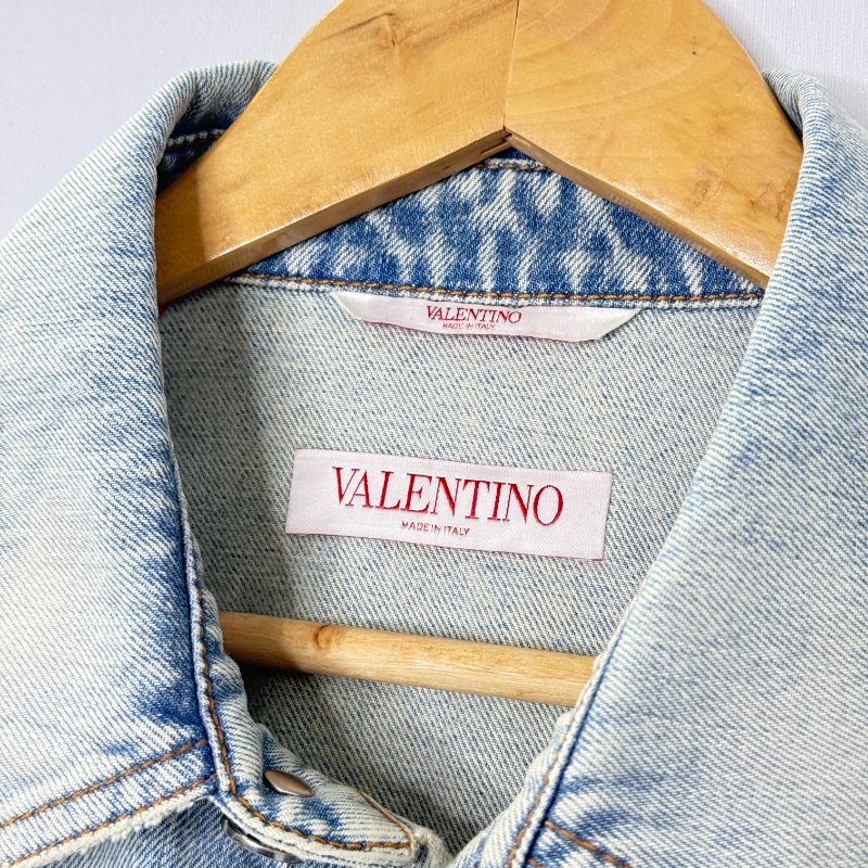 甜價來襲【近新閒置♥️】Valentino Garavani V型金屬釦飾 牛仔布 襯衫外套 IT46 碼｜專櫃71,000-5