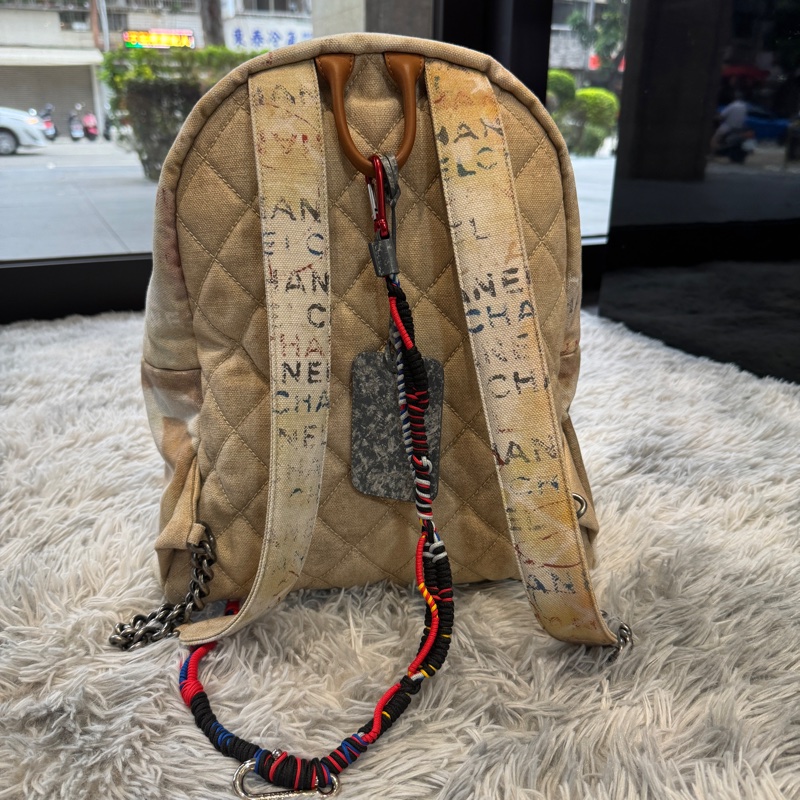 CHANEL 絕版逸品 14S GD同款 塗鴉 帆布 後背包 A92318-3