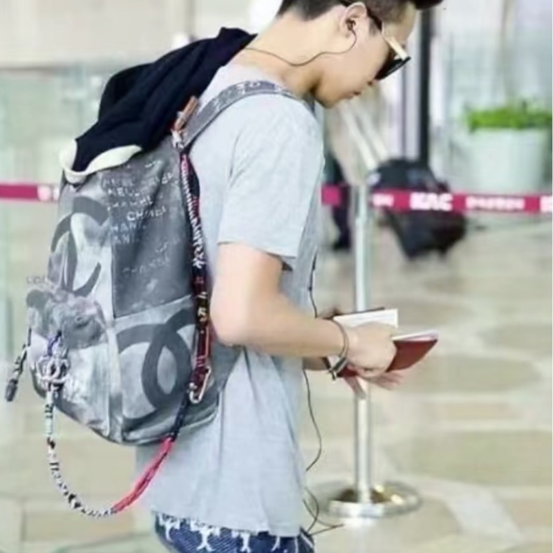 CHANEL 絕版逸品 14S GD同款 塗鴉 帆布 後背包 A92318-10