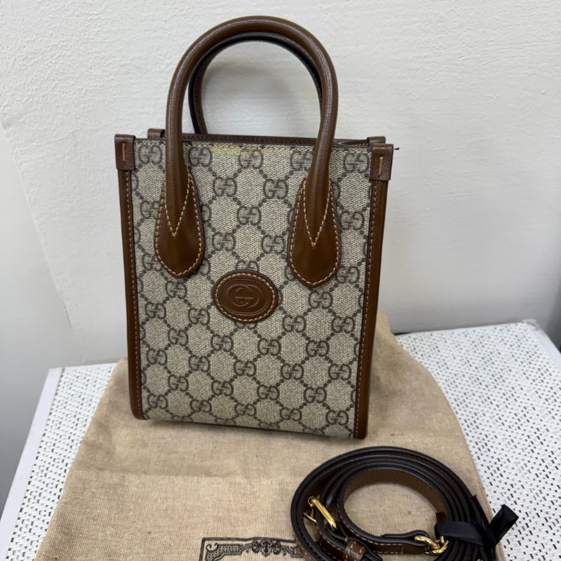 GUCCI 經典咖色琴譜包-0