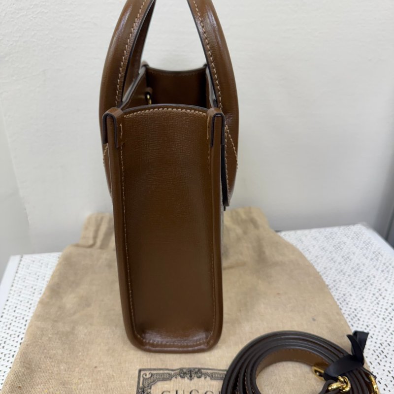 GUCCI 經典咖色琴譜包-3