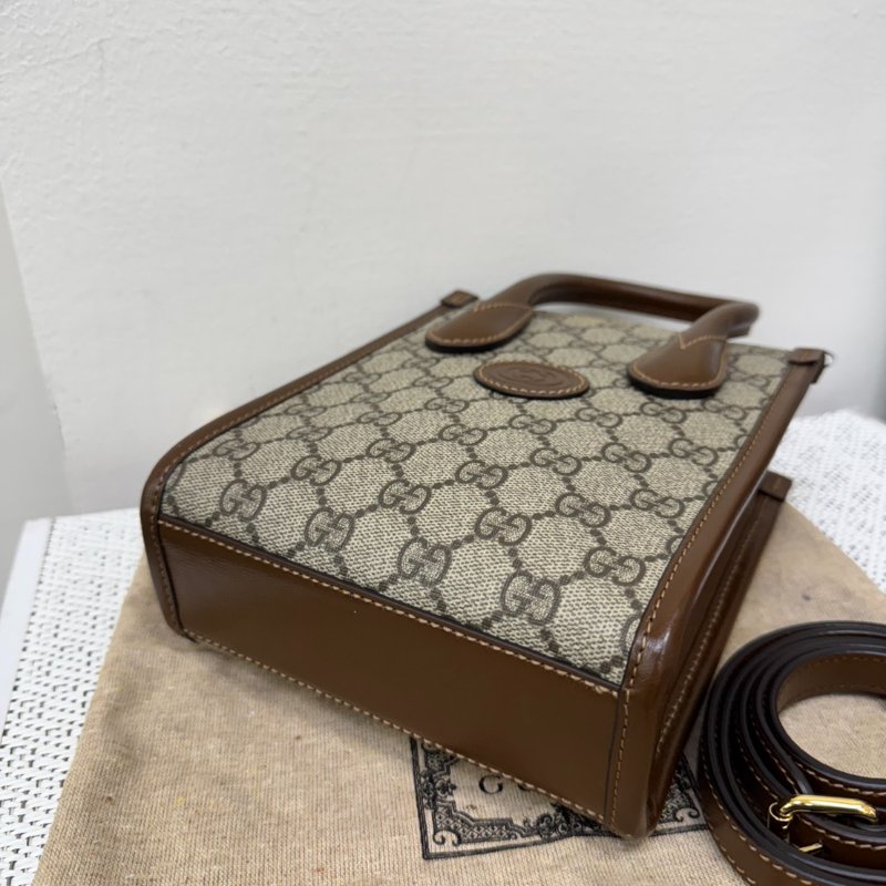 GUCCI 經典咖色琴譜包-8