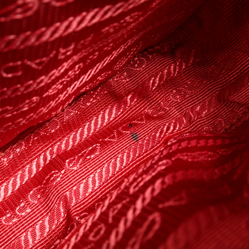 PRADA 牛皮皮革Chain Shoulder銀扣肩背袋-12