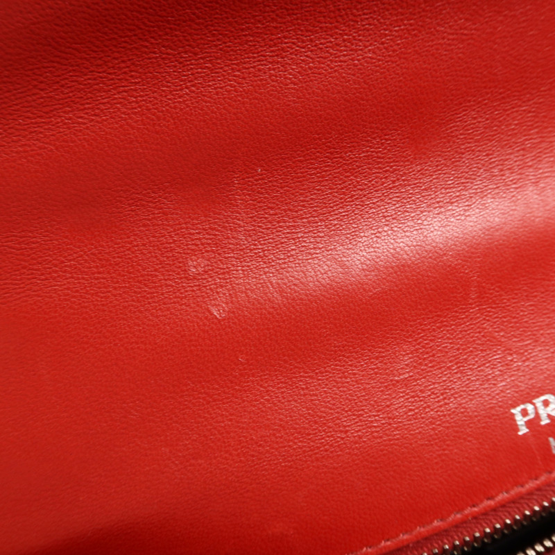 PRADA 牛皮皮革Chain Shoulder銀扣肩背袋-15