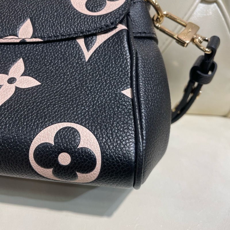 Lv Favorite NM M45859-17