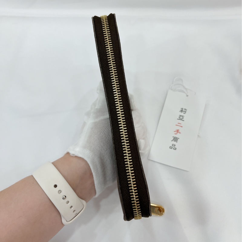 莉亞精品♡LV M42616 老花ㄇ拉長夾 咖色 九新美品-4