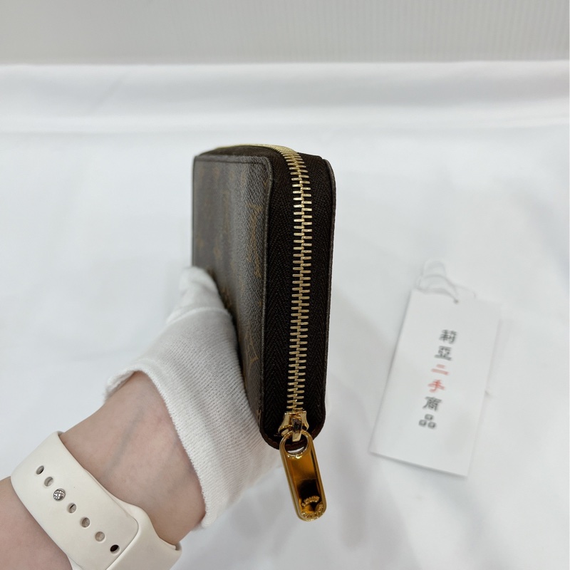 莉亞精品♡LV M42616 老花ㄇ拉長夾 咖色 九新美品-6