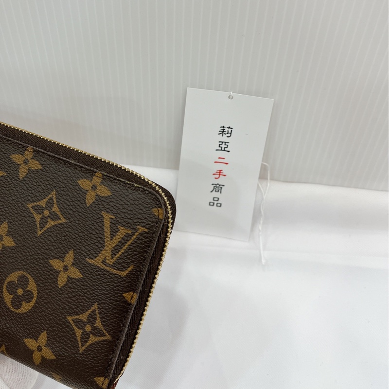 莉亞精品♡LV M42616 老花ㄇ拉長夾 咖色 九新美品-10