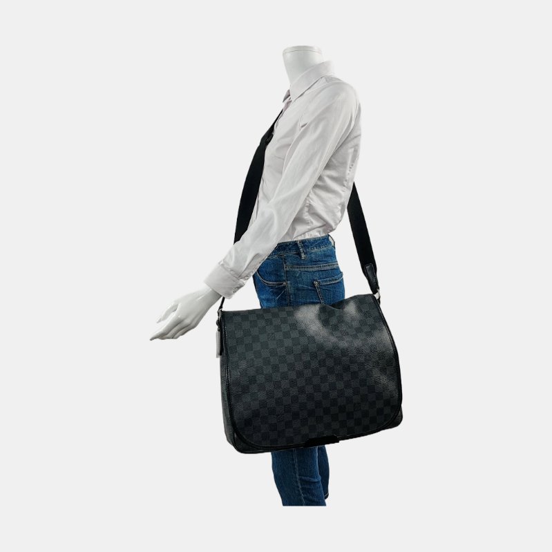 LOUIS VUITTON DANIEL 大號 灰色塗層帆布棋盤格斜背包肩背包 銀色五金-1