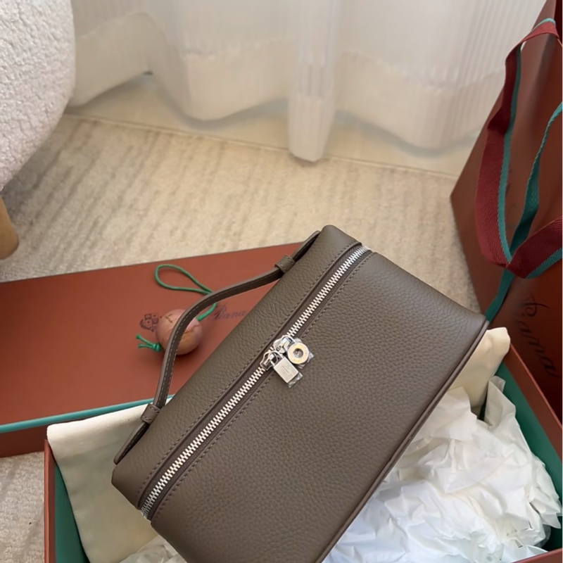 Loro Piana LP 19大象灰銀鏈-1