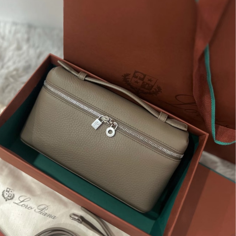 Loro Piana LP 19大象灰銀鏈-2