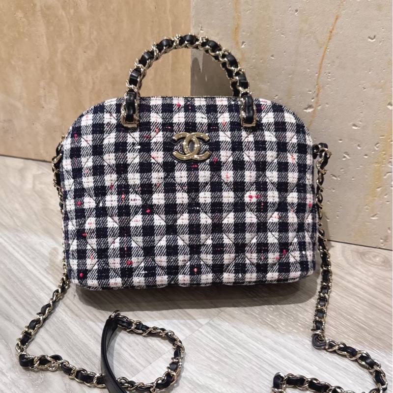 CHANEL 黑白格紋毛呢貝殼鏈條包 芯片款 全新品-0
