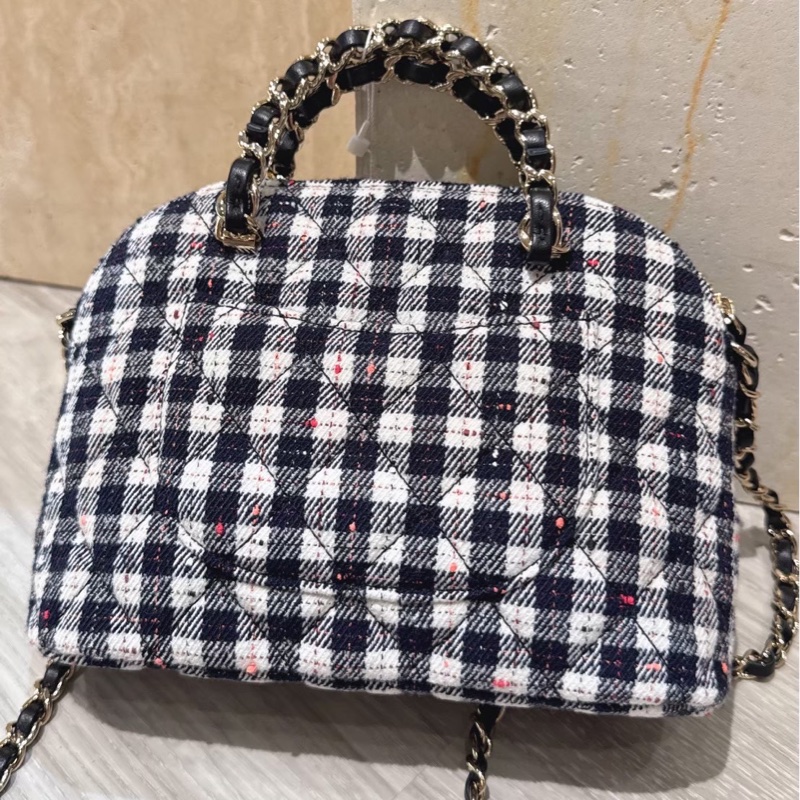 CHANEL 黑白格紋毛呢貝殼鏈條包 芯片款 全新品-3