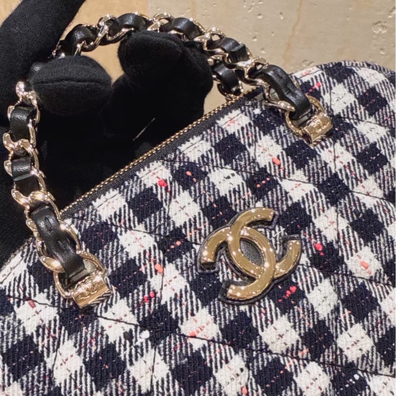 CHANEL 黑白格紋毛呢貝殼鏈條包 芯片款 全新品-6