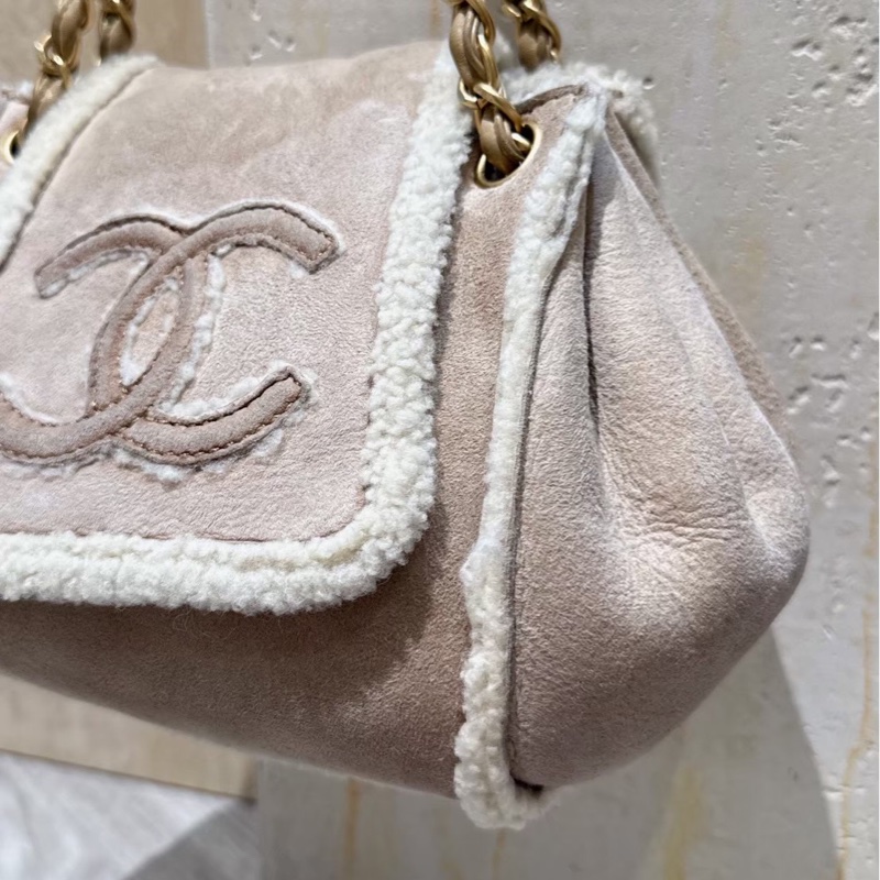 CHANEL 麂皮毛毛鏈條包 7開-1
