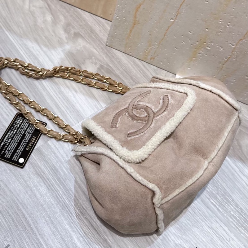 CHANEL 麂皮毛毛鏈條包 7開-6