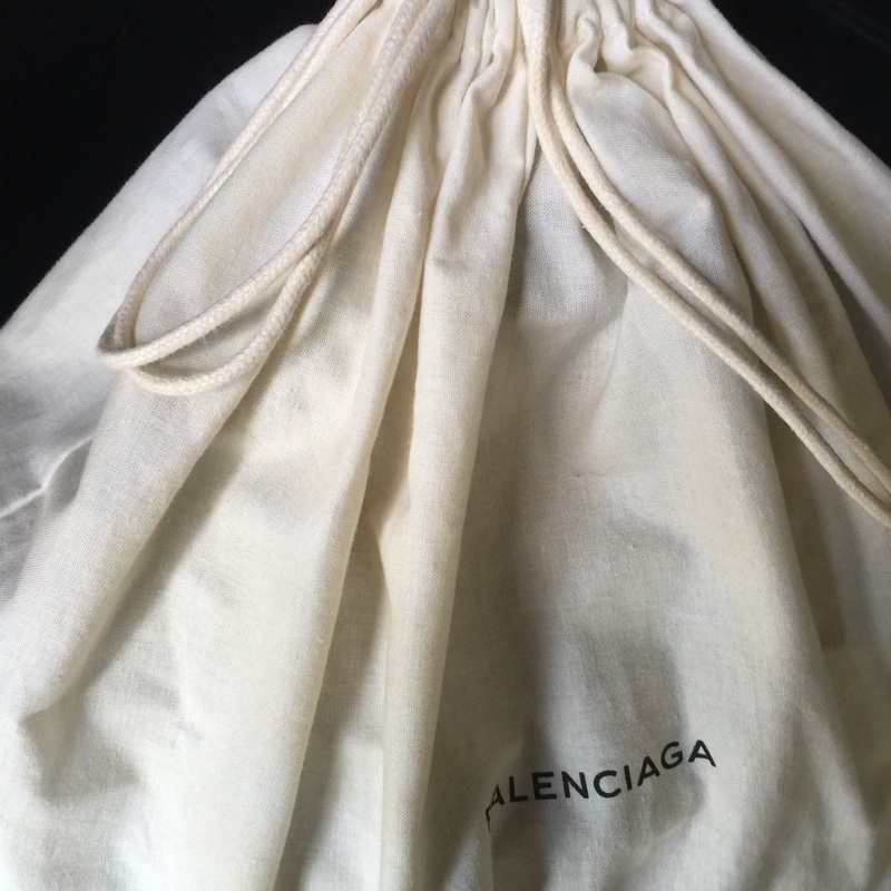 巴黎世家黑配金塗鴉背帶稀有款（小號）-5