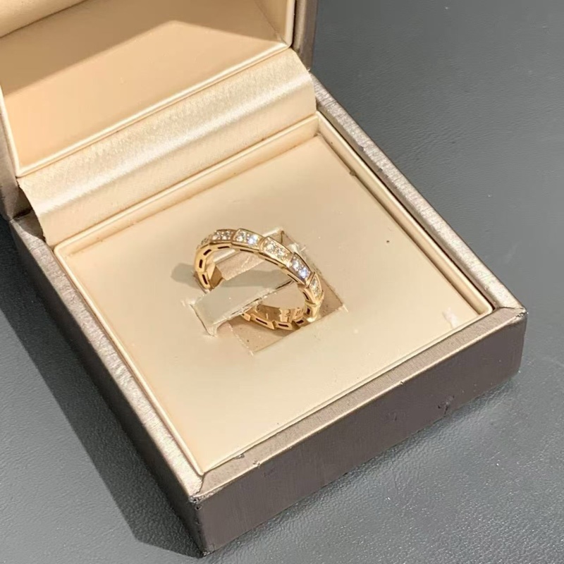 Bvlhari寶格麗Serpenti Viper系列 18k玫瑰金滿鑽蛇戒 54 號， 23 年購買，經典靈蛇設計，簡約優雅-0