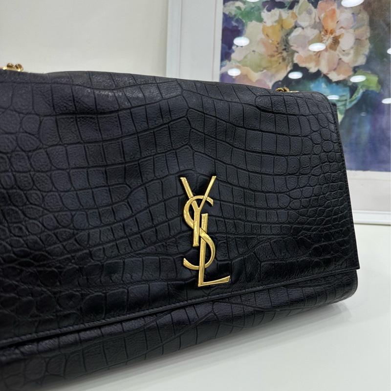 YSL 聖羅蘭Kate 雙面鏈條包 黑金鱷魚紋 中號 99新 23年編碼 有票 尺寸:28*20*6 雙面可用 鱷魚紋+麂皮 宋佳同款-7