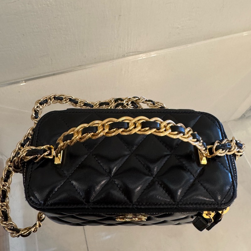Chanel黑菱格手提粗鏈提把化妝斜背包-12