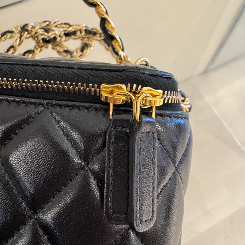 Chanel黑菱格手提粗鏈提把化妝斜背包-16