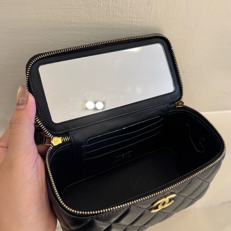 Chanel黑菱格手提粗鏈提把化妝斜背包-18