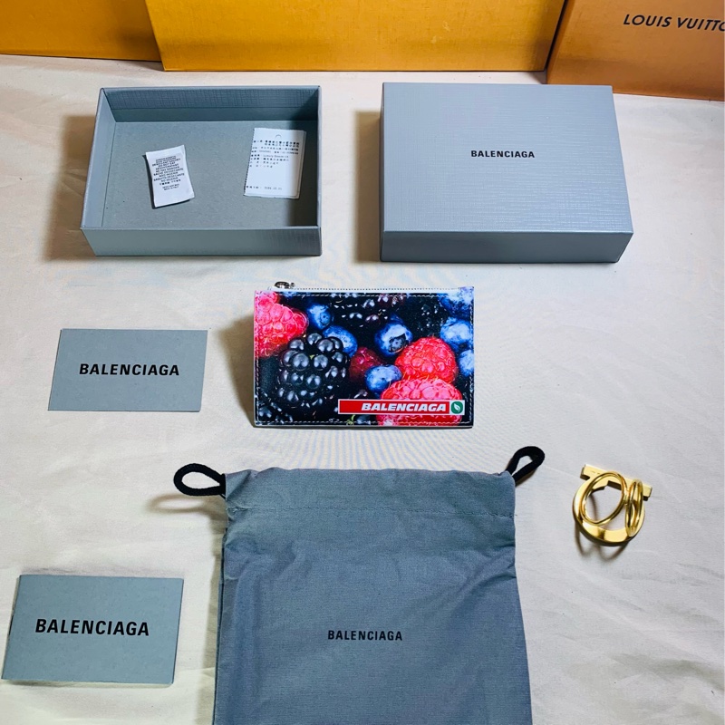 🎁全新盒裝 Balenciaga 巴黎世家 限量水果拉鏈卡夾/零錢包萬用夾-0