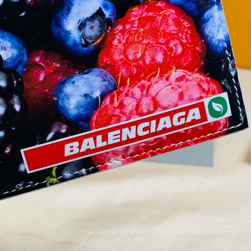 🎁全新盒裝 Balenciaga 巴黎世家 限量水果拉鏈卡夾/零錢包萬用夾-4
