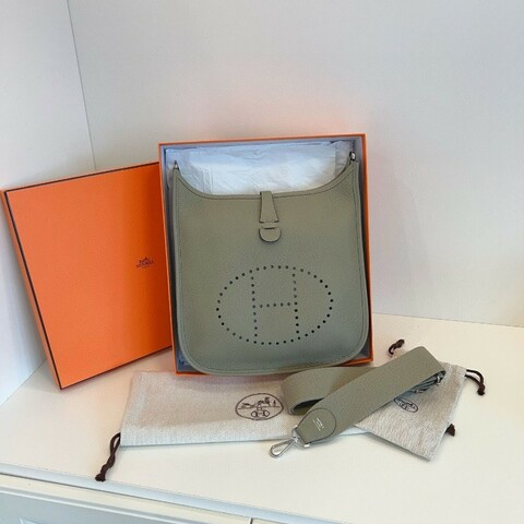 Hermes  evelyne29 Q1 鼠尾草綠色銀扣