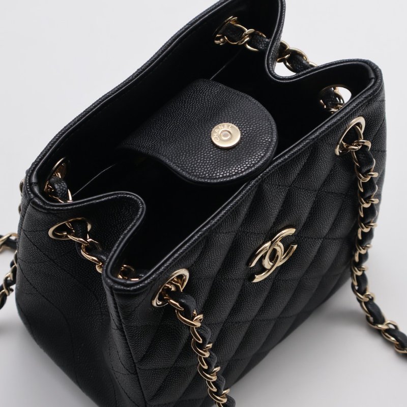 CHANEL Mini tote粒面牛皮水桶包-4