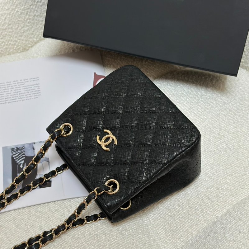 CHANEL Mini tote粒面牛皮水桶包-2