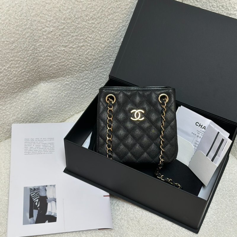 CHANEL Mini tote粒面牛皮水桶包-7
