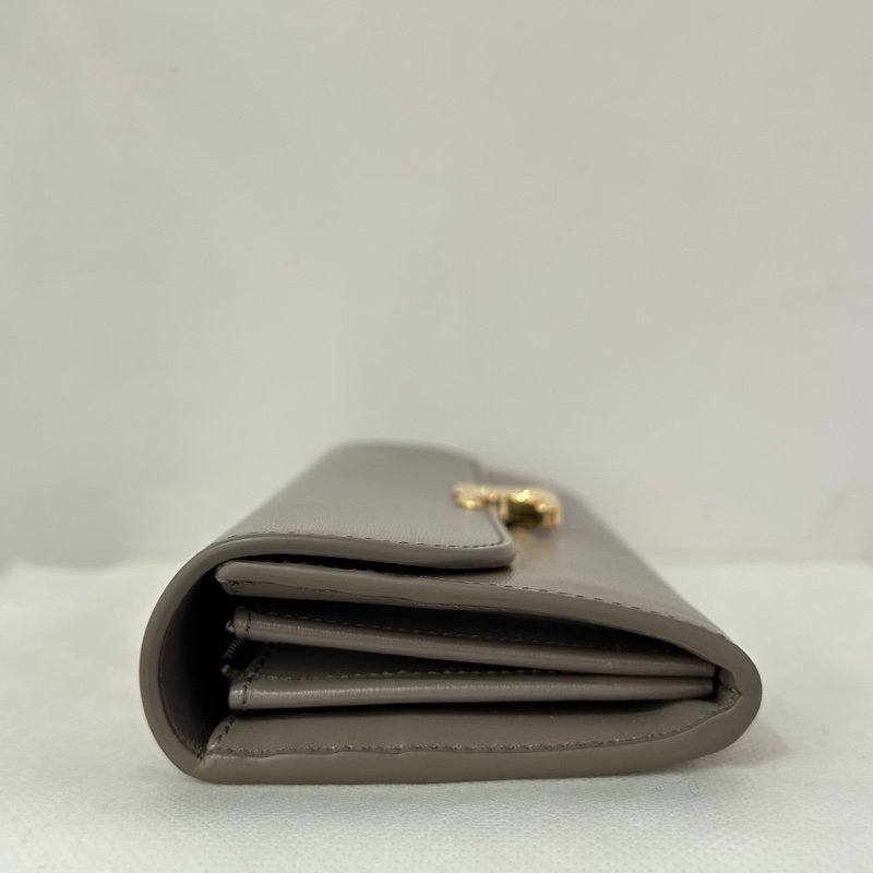 CELINE灰色滑面牛皮金釦長夾-5
