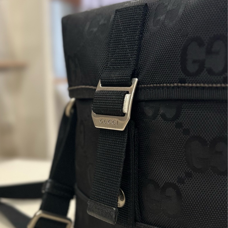 Gucci OFF the Grid 雙G Logo 斜背郵差包-2