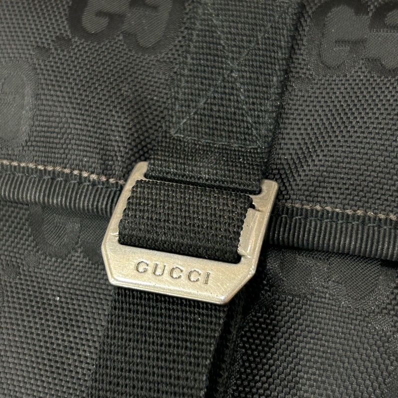 Gucci OFF the Grid 雙G Logo 斜背郵差包-20